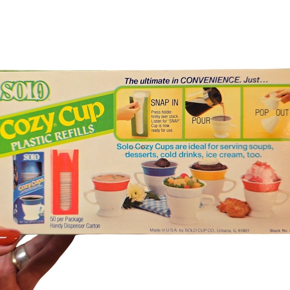 Vintage 1970s Red SOLO‎ Cozy Cups Unopened 10 Plastic Cups, 2 Lifetime Holders